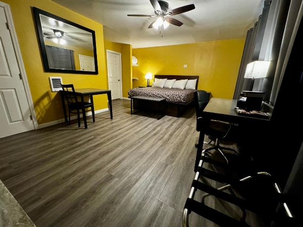 Carmel Wayfarer Inn image 1